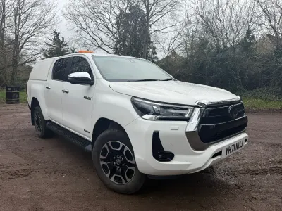 Used Toyota HiLux 204 HP (150 kW) 2021 White Pickup
