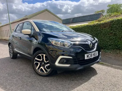 Used Renault Captur Iconic 90 HP (66 kW) 2018 Black/cream SUV