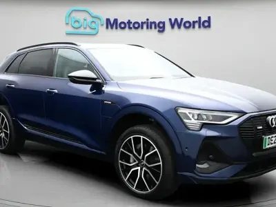 Usado Audi e-tron Black Edition 230 kW (313 HP) 2022 Azul SUV