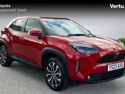 Used Toyota Yaris Cross Design 116 HP (85 kW) 2023 Red SUV