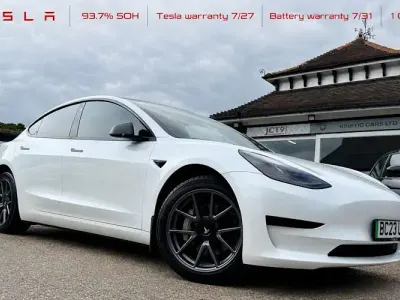 Used Tesla Model 3 Standard Range 180 kW (245 HP) 2023 White Sedan
