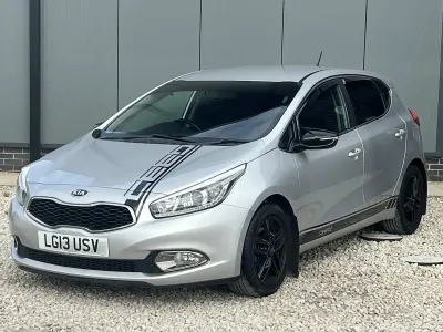 Used Kia Ceed 128 HP (94 kW) 2013 Silver Hatchback
