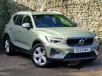 Used Volvo XC40 Core 163 HP (119 kW) 2023 Green SUV