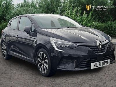Used Renault Clio V Iconic 90 HP (66 kW) 2021 Hatchback