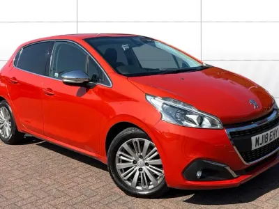 Used Peugeot 208 Allure 82 HP (60 kW) 2018 Orange Hatchback