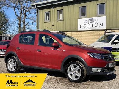 Used Dacia Sandero Lauréate 90 HP (66 kW) 2016 Red Hatchback