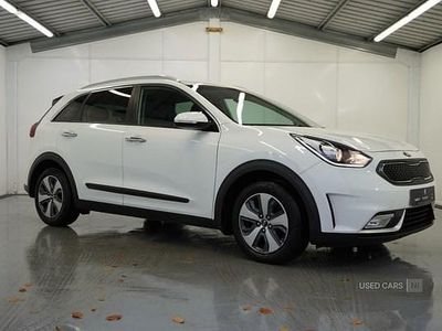 White Used 2016 Kia Niro SUV | £10,995 (A bit pricey)