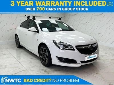 Used Vauxhall Insignia SRi 136 HP (100 kW) 2017 White Hatchback