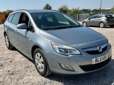 Gebraucht Vauxhall Astra 2011 Silber Kombi