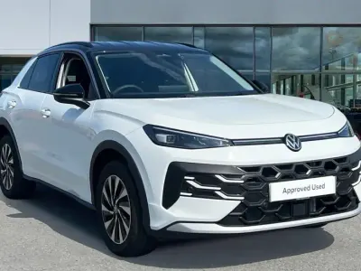 New VW T-Roc Life 150 HP (110 kW) 2026 Pure white black SUV