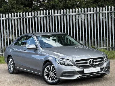 Używany Mercedes C200