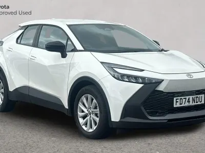 Used Toyota C-HR 140 HP (102 kW) 2024 Pure white SUV