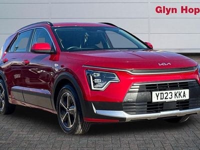 Gebraucht Kia Niro 141 PS (103 kW) 2023 Rot SUV