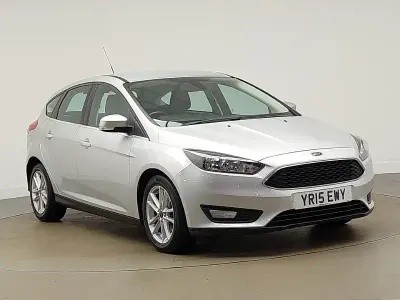 Used Ford Focus Zetec 120 HP (88 kW) 2015 Silver Hatchback