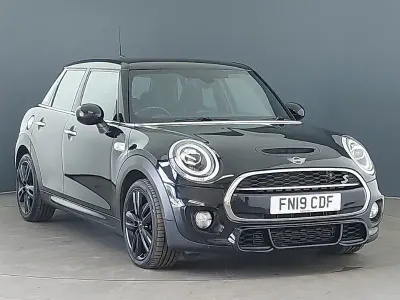 Używany Mini Cooper S Sport 192 KM (141 kW) 2019 Czarny Hatchback