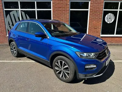 Used VW T-Roc SE 115 HP (84 kW) 2019 Blue SUV
