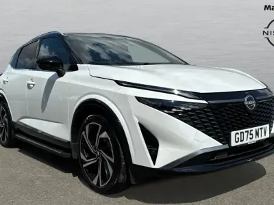 Used Nissan Qashqai Tekna+ 158 HP (116 kW) 2025 Prl wht+blk rf SUV