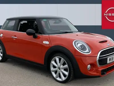 Usado Mini Cooper S Hatch 192 HP (141 kW) 2018 Laranja Citadino