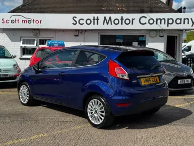 Used Ford Fiesta Titanium 125 HP (91 kW) 2015 Blue Hatchback