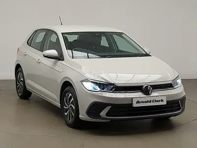 Usado VW Polo Life 95 CV (69 kW) 2024 Gris Utilitario