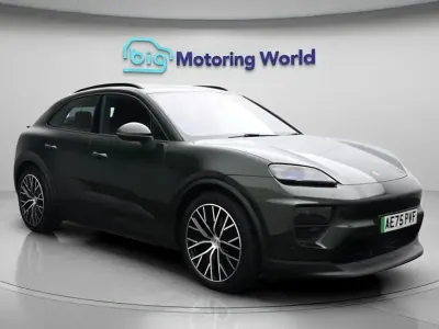 Used Porsche Macan Performance Package 360 HP (264 kW) 2025 Green SUV