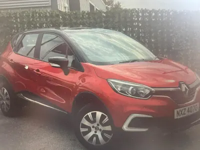 Used Renault Captur Play 90 HP (66 kW) 2019 Red/black SUV