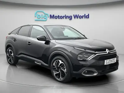 Usado Citroën C4 PureTech 130 CV (95 kW) 2022 Negro Utilitario