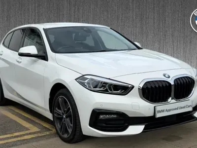 Używany BMW 118 Sport Line 134 KM (98 kW) 2024 Biały Hatchback