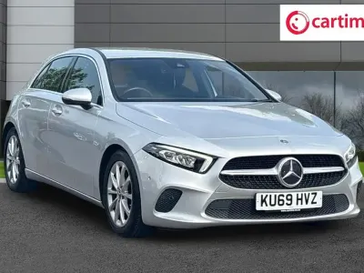 Begagnad Mercedes A180 Executive 136 HK (100 kW) 2019 Silver Halvkombi