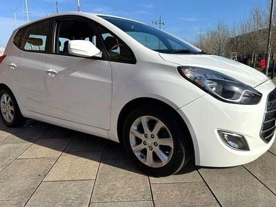 Used Hyundai ix20 SE 90 HP (66 kW) 2016 White Hatchback