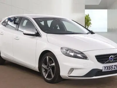 Used Volvo V40 R-Design 115 HP (84 kW) 2015 White Hatchback