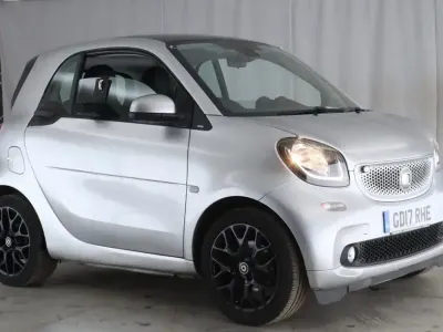 Usado Smart ForTwo Coupé Premium 2017 Prateado Coupé