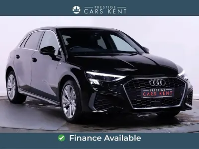 Begagnad Audi A3 Sportback e-tron S-Line 2023 Svart Halvkombi