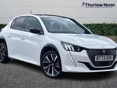 Used Peugeot 208 GT 102 HP (75 kW) 2023 White Hatchback