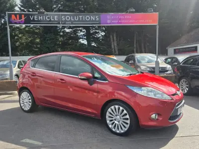 Used Ford Fiesta Titanium 94 HP (69 kW) 2009 Red Hatchback