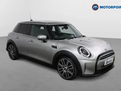 Begagnad Mini Cooper Exclusive 136 HK (100 kW) 2022 Silver Halvkombi