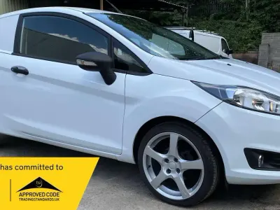 Used Ford Fiesta 94 HP (69 kW) 2016 White Hatchback