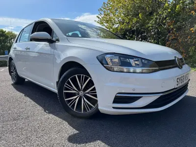 Used VW Golf VII SE 115 HP (84 kW) 2018 White Hatchback