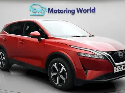 Used Nissan Qashqai N-Connecta 140 HP (102 kW) 2023 Red SUV