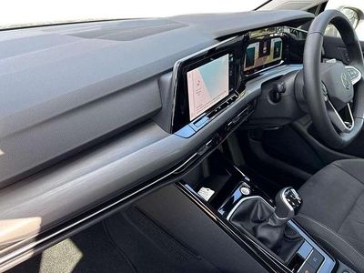 Usado VW Golf VIII Style 130 HP (95 kW) 2024 Cinzento Citadino