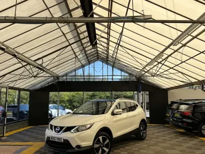 Used Nissan Qashqai N-Connecta 110 HP (80 kW) 2017 White SUV