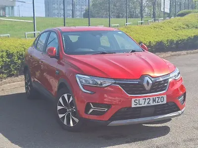 Używany Renault Arkana Iconic 142 KM (104 kW) 2022 Czerwony SUV