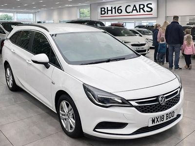 Used Vauxhall Astra 2018 White Estate