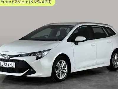 Used Toyota Corolla 140 HP (102 kW) 2022 White Estate