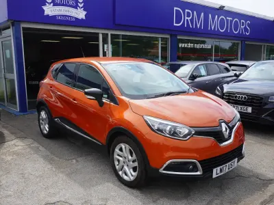 Used Renault Captur Dynamique 90 HP (66 kW) 2017 Orange SUV