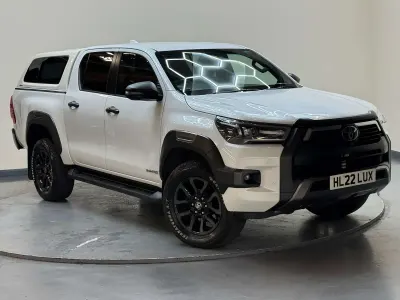 Used Toyota HiLux Luxury 204 HP (150 kW) 2022 White Pickup