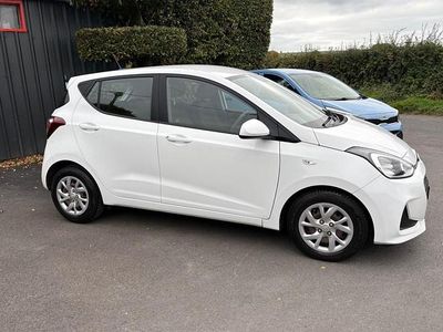 Usado Hyundai i10 SE 87 HP (63 kW) 2017 Branco Citadino