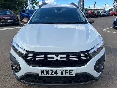 Used Dacia Jogger Extreme 141 HP (103 kW) 2024 White MPV