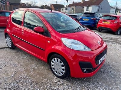 Used Peugeot 107 Active 68 HP (50 kW) 2012 Red Hatchback