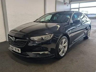 Second-hand Vauxhall Insignia Sport 165 CP (121 kW) 2017 Albastru Hatchback